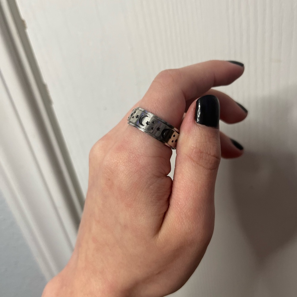 Celestial Fidget Ring - Picture 3 of 3